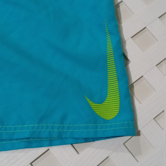 Nike Boy's Blue Swim Shorts Size L (11-13) - Picture 2 of 5